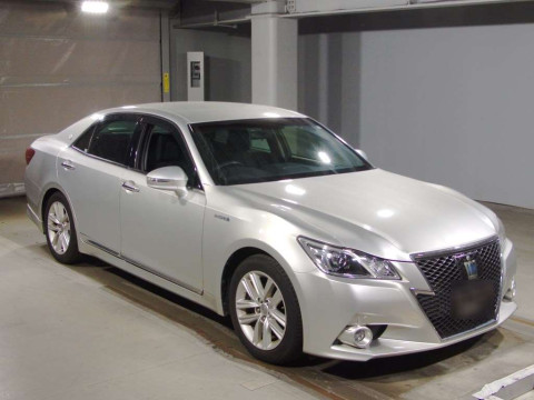 2013 Toyota Crown Hybrid AWS210[2]