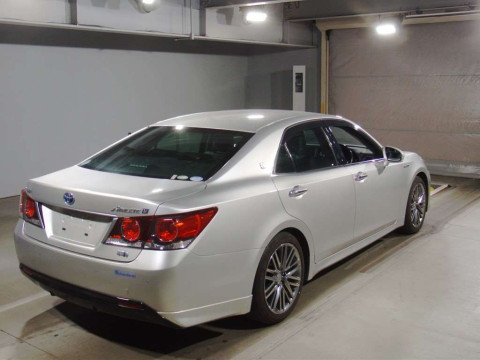 2016 Toyota Crown Hybrid AWS210[1]