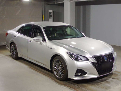 2016 Toyota Crown Hybrid AWS210[2]