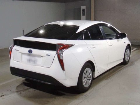 2018 Toyota Prius ZVW51[1]