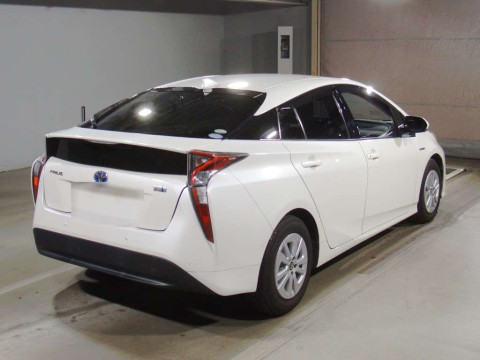 2016 Toyota Prius ZVW50[1]