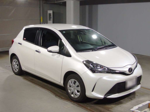 2016 Toyota Vitz KSP130[2]