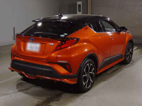 2020 Toyota C-HR ZYX11[1]