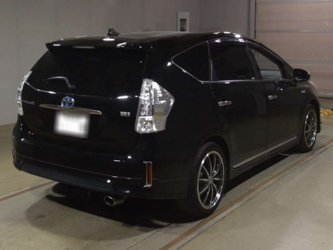 2014 Toyota Prius alpha ZVW41W[1]