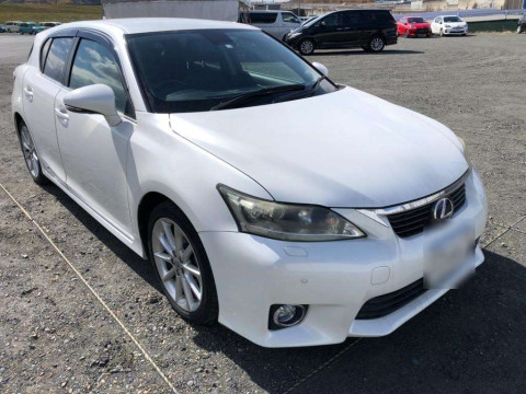 2012 Lexus CT ZWA10[2]