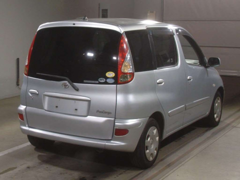 2004 Toyota Fun Cargo NCP20[1]