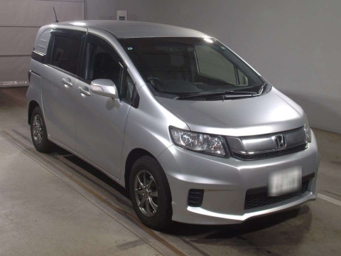 2015 Honda Freed Spike GB3[2]