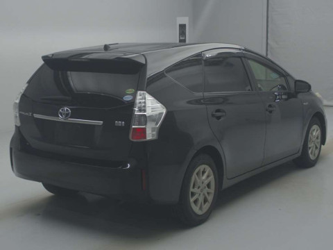 2012 Toyota Prius alpha ZVW40W[1]