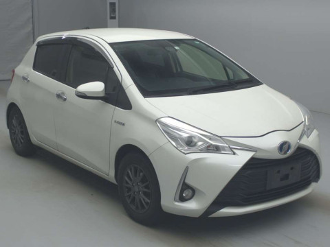 2018 Toyota Vitz NHP130[2]