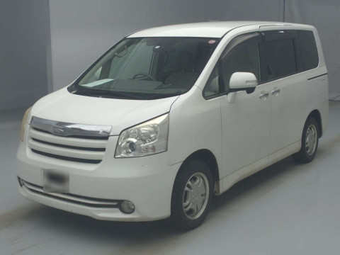 2010 Toyota Noah ZRR70G[0]