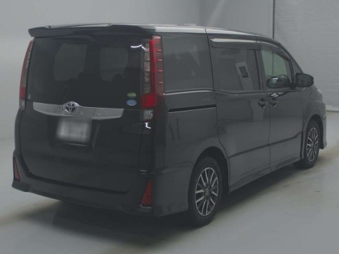 2015 Toyota Noah ZRR80W[1]