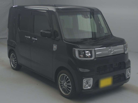 2017 Toyota Pixis Mega LA710A[2]