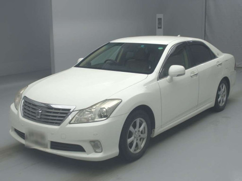 2011 Toyota Crown GRS202[0]