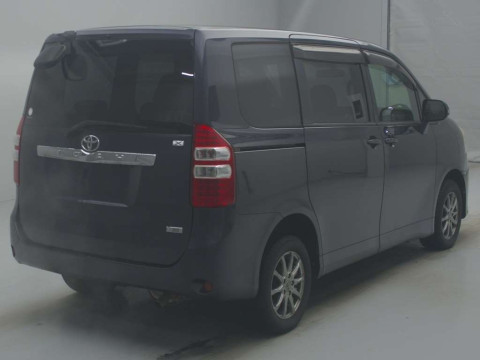 2010 Toyota Noah ZRR75G[1]