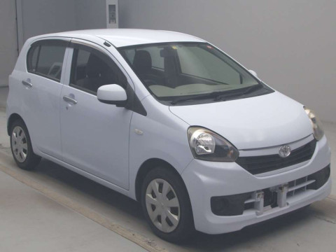 2014 Toyota Pixis Epoch LA300A[2]