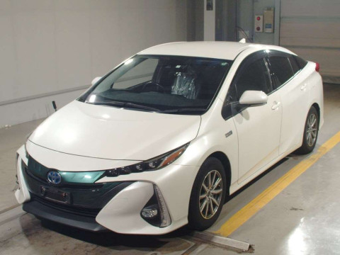 2018 Toyota Prius PHV ZVW52[0]