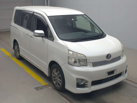 2012 Toyota Voxy ZRR70W[2]