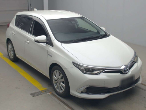 2016 Toyota Auris ZWE186H[2]