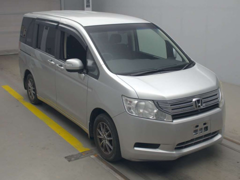 2012 Honda Step WGN RK1[2]