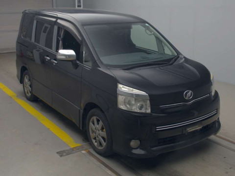 2010 Toyota Voxy ZRR70W[2]