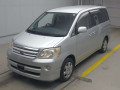 2004 Toyota Noah