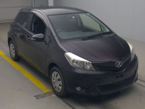 2014 Toyota Vitz NSP130[2]