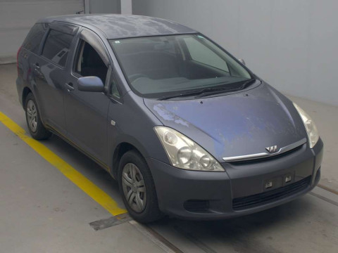 2003 Toyota Wish ZNE10G[2]