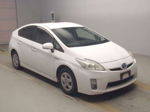 2011 Toyota Prius ZVW30[2]