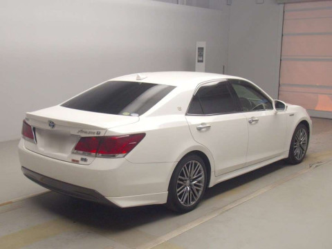 2013 Toyota Crown Hybrid AWS210[1]