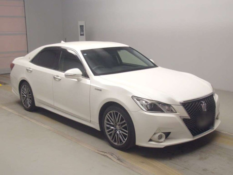 2013 Toyota Crown Hybrid AWS210[2]