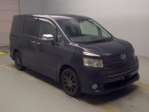 2010 Toyota Voxy ZRR70W[2]