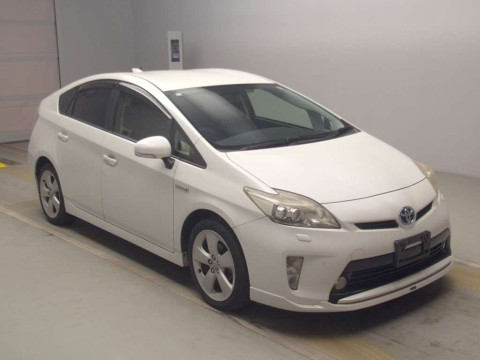 2014 Toyota Prius ZVW30[2]