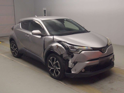 2018 Toyota C-HR NGX50[2]