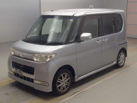 2010 Daihatsu Tanto