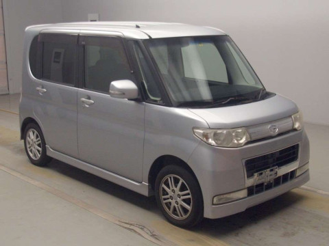 2010 Daihatsu Tanto L375S[2]