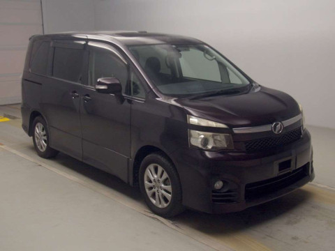 2010 Toyota Voxy ZRR70W[2]