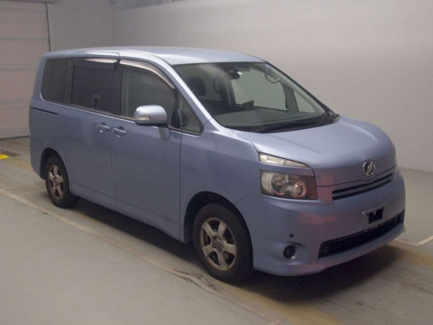 2008 Toyota Voxy ZRR70G[2]