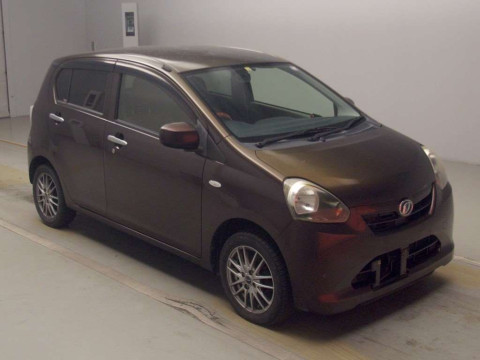 2012 Daihatsu Mira es LA300S[2]