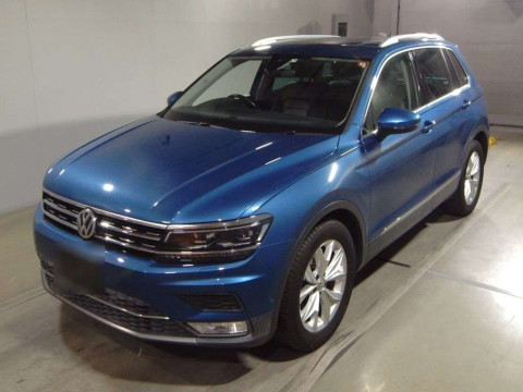 2017 Volkswagen Tiguan 5NCZE[0]