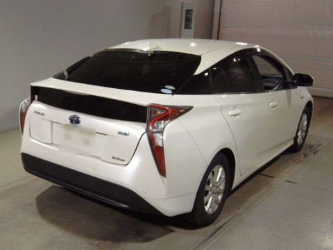 2016 Toyota Prius ZVW55[1]