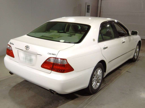 2005 Toyota Crown GRS182[1]