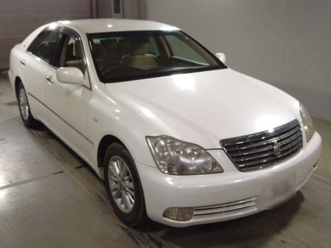 2005 Toyota Crown GRS182[2]