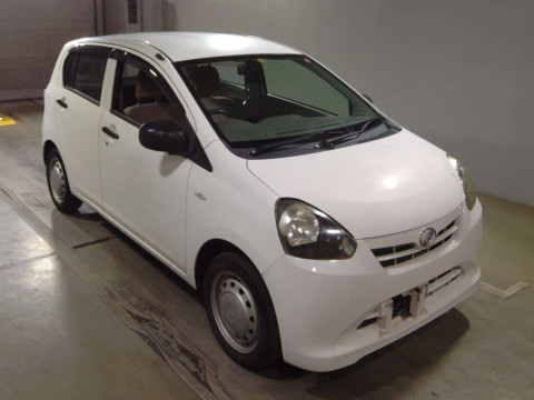 2012 Daihatsu Mira es LA300S[2]