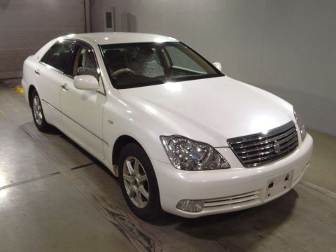 2005 Toyota Crown GRS183[2]