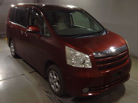 2008 Toyota Noah ZRR70G[2]