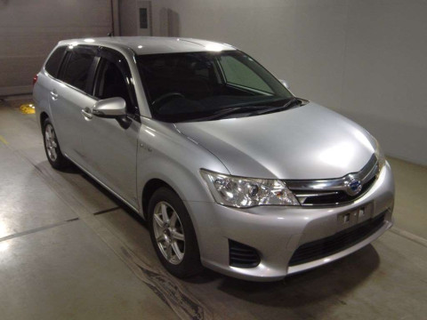 2014 Toyota Corolla Fielder NKE165G[2]