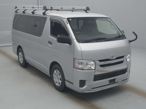 2015 Toyota Hiace Van KDH206V[2]