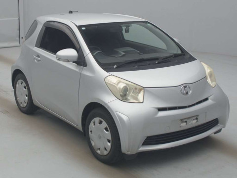 2010 Toyota iQ KGJ10[2]