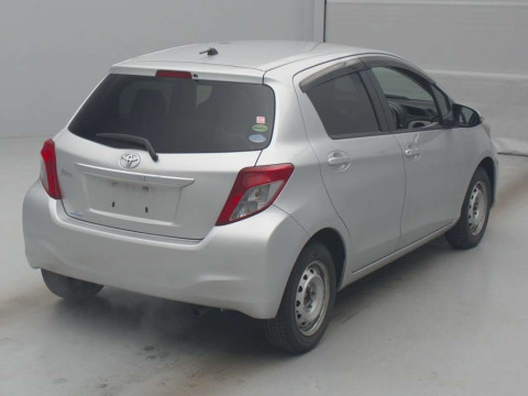 2013 Toyota Vitz NSP130[1]