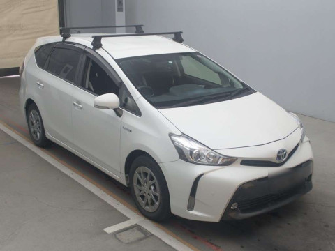 2017 Toyota Prius alpha ZVW41W[2]